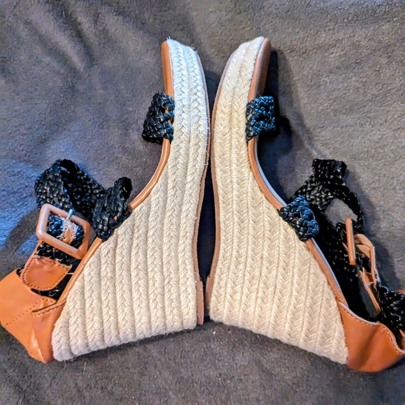 Rue 21 ect. Strappy Platform Sandals Size 7/8 - Picture 2 of 6